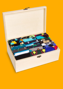 Look для всей семьи Миру мир Funny Socks: Чемодан - лучший подарок (с 21 парой носков)